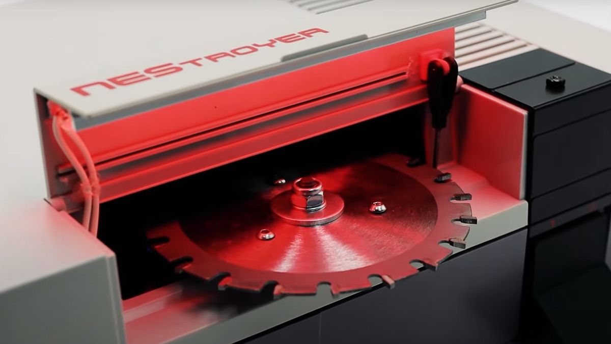 Старій Nintendo вмонтували гостру пилку та колеса, перетворивши в грізного робота Старій Nintendo вмонтували гостру пилку та колеса, перетворивши в грізного робота