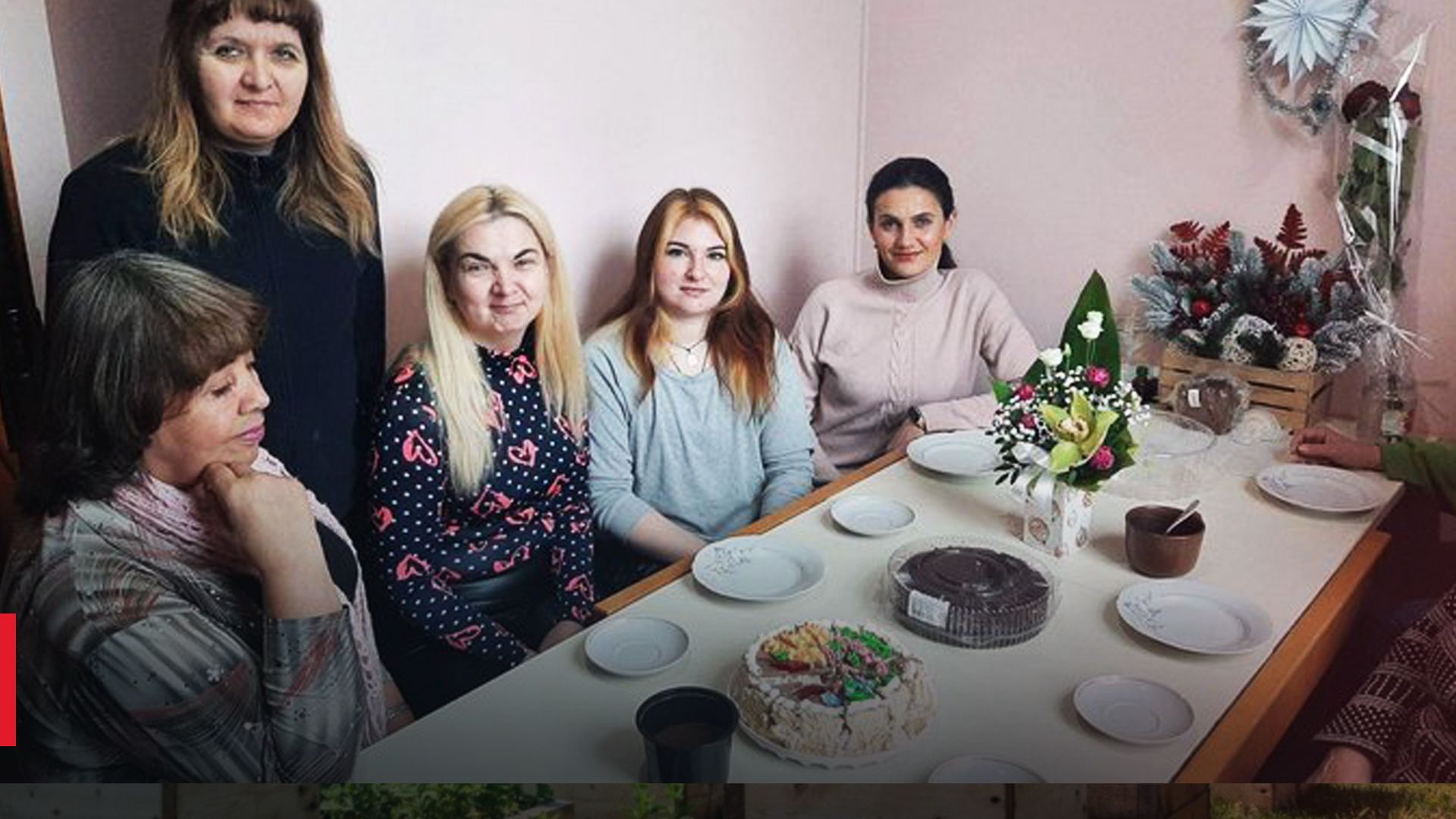 Переселенка из Волновахи помогает женщинам, бежавшим от войны Переселенка из Волновахи помогает женщинам, бежавшим от войны