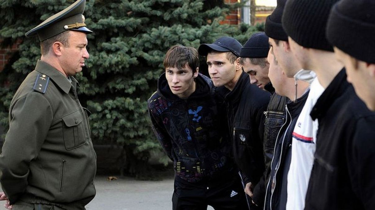 В Москве будут охотиться на призывников с помощью камер видеонаблюдения В Москве будут охотиться на призывников с помощью камер видеонаблюдения