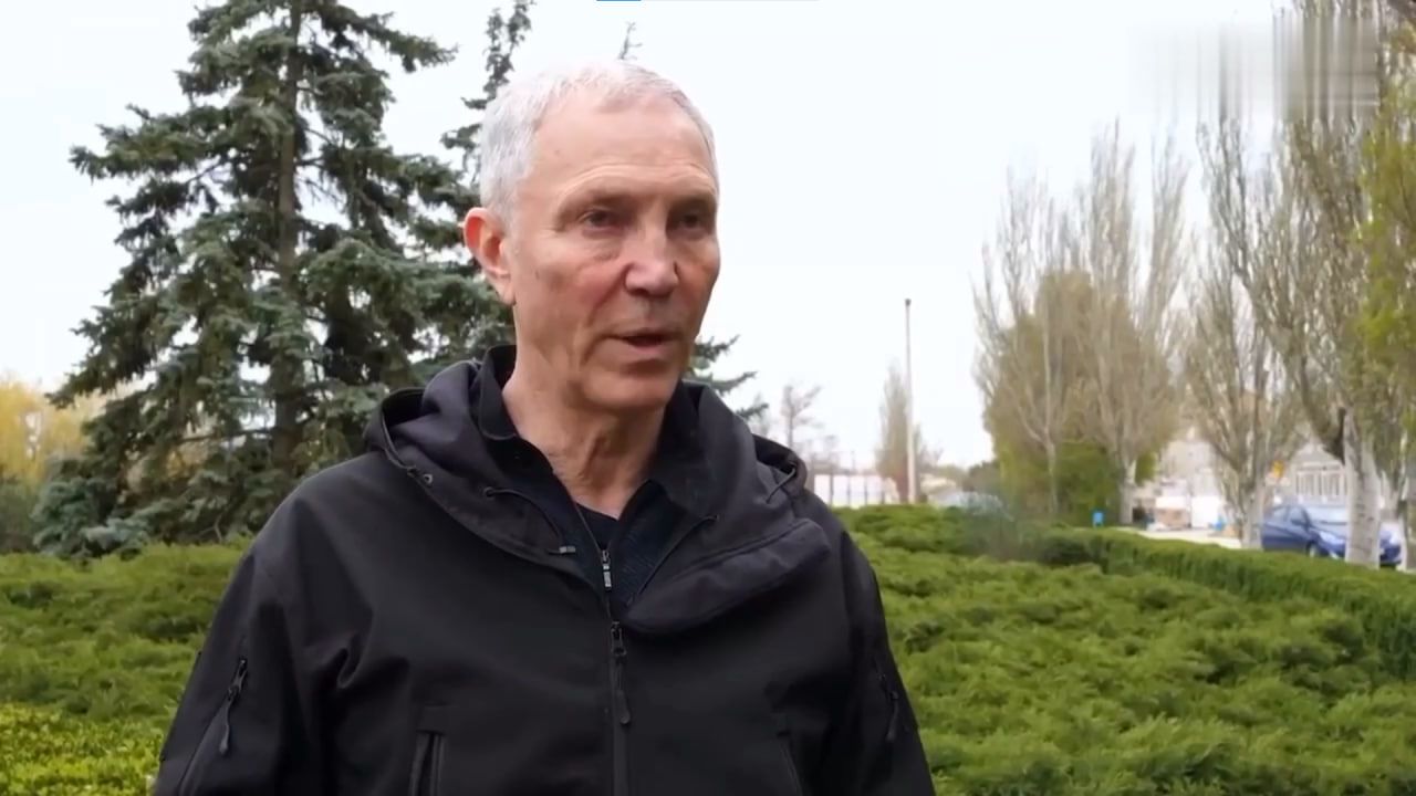 Сальдо придумывает сказки, чтобы оправдать похищение лодок Сальдо придумывает сказки, чтобы оправдать похищение лодок