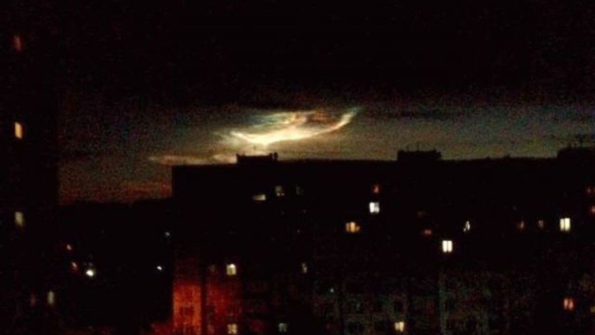 Над Киевом – яркая вспышка: объявили тревогу - 24 Канал