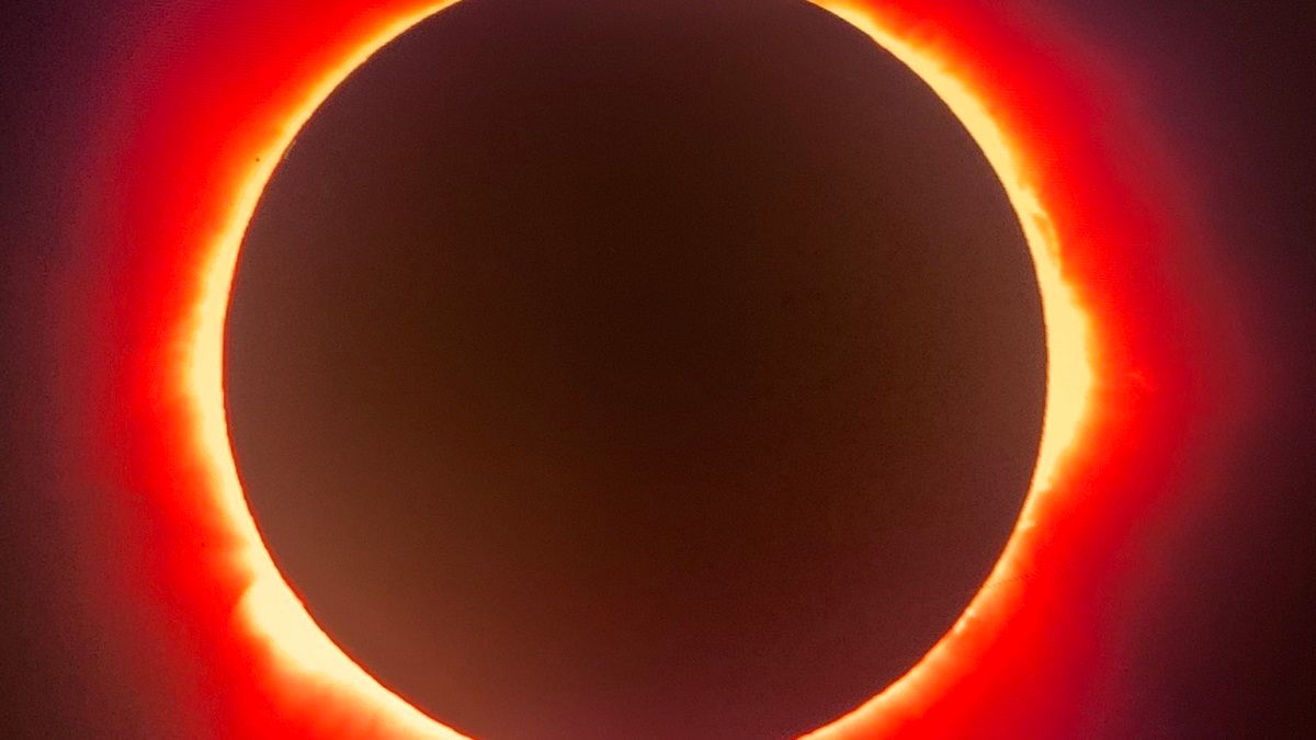 Сонячне затемнення 2023