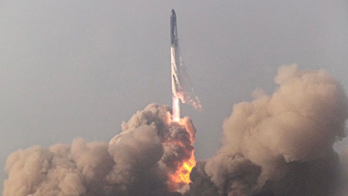 Взрыв Starship породил новую теорию заговора об Илоне Маске Взрыв Starship породил новую теорию заговора об Илоне Маске