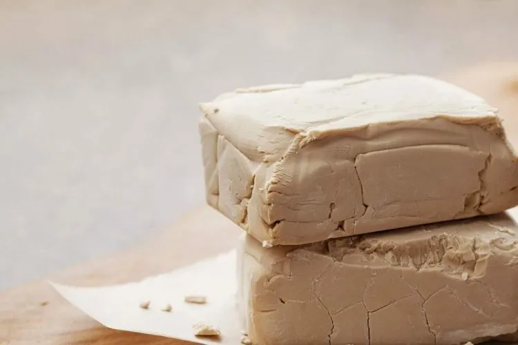 Как подкормить чеснок дрожжами Как подкормить чеснок дрожжами