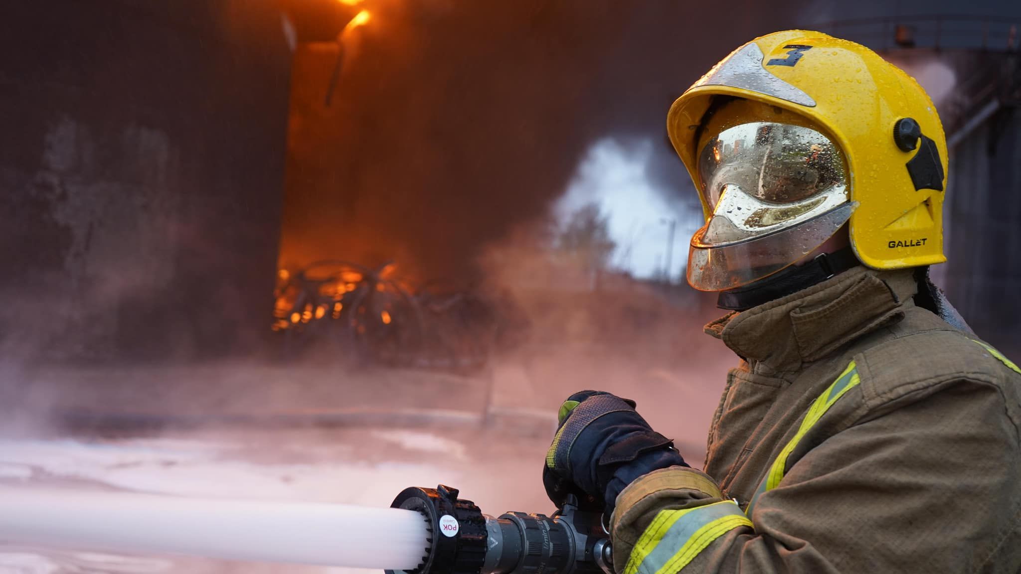 После вражеских обстрелов в Харькове возникли пожары: что известно - 24 Канал