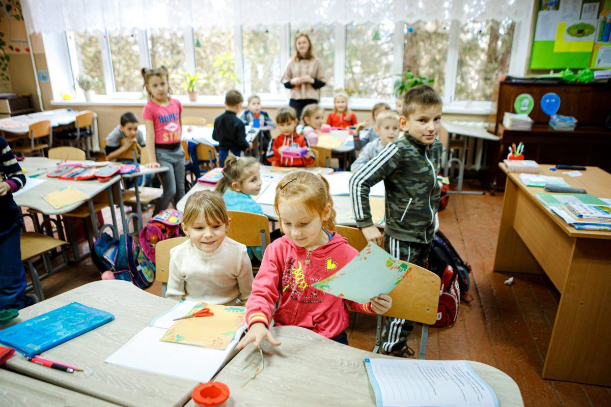 Школа во время войны – с какими проблемами сталкиваются ученики и учителя Школа во время войны – с какими проблемами сталкиваются ученики и учителя