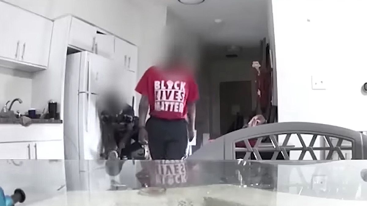 Вкрадена камера тиждень транслювала приватне життя грабіжників - Техно Вкрадена камера тиждень транслювала приватне життя грабіжників - Техно