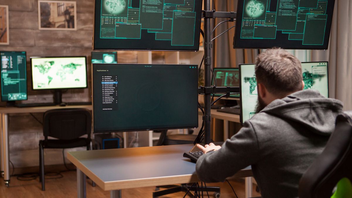 Кіберспеціалісти зі США допоможуть Україні боротися з російськими хакерами Кіберспеціалісти зі США допоможуть Україні боротися з російськими хакерами