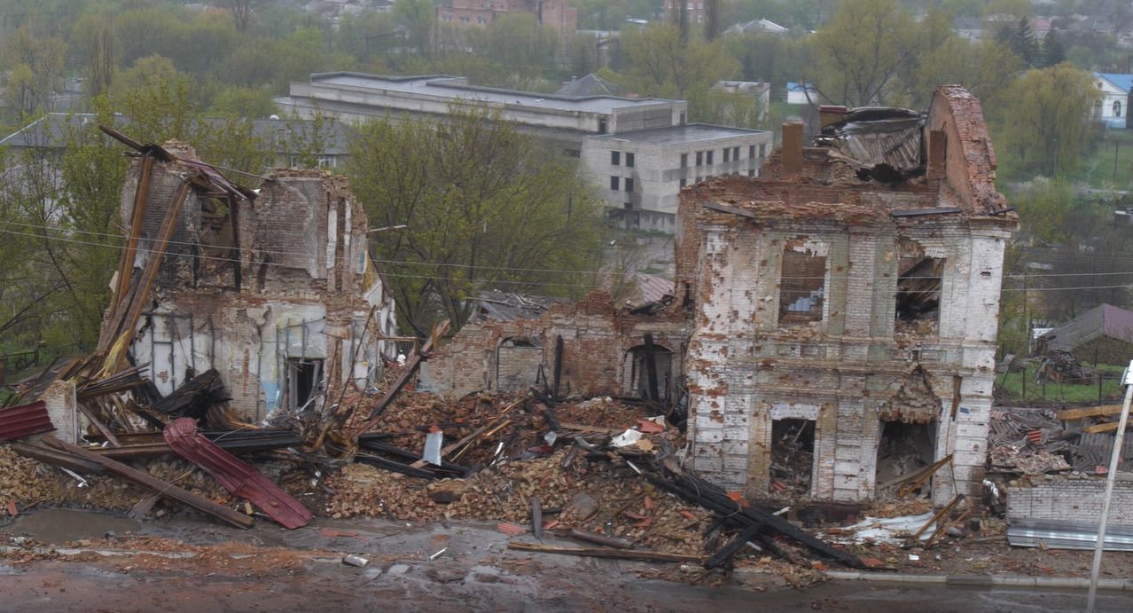 З-під завалів витягнули тіла двох жінок З-під завалів витягнули тіла двох жінок