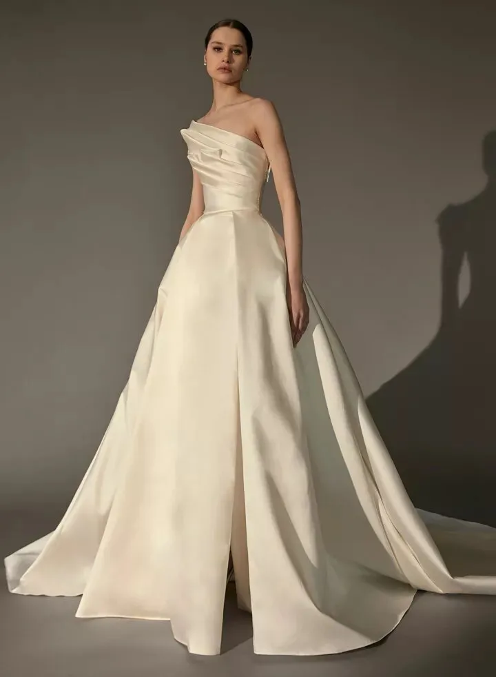 Трендові весільні сукні на 2023 рік