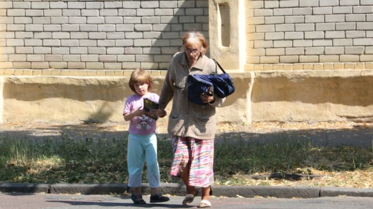 Дитина сама просила забрати її: все, що відомо про скандал з найстаршою матір'ю України - 24 Канал Дитина сама просила забрати її: все, що відомо про скандал з найстаршою матір'ю України - 24 Канал