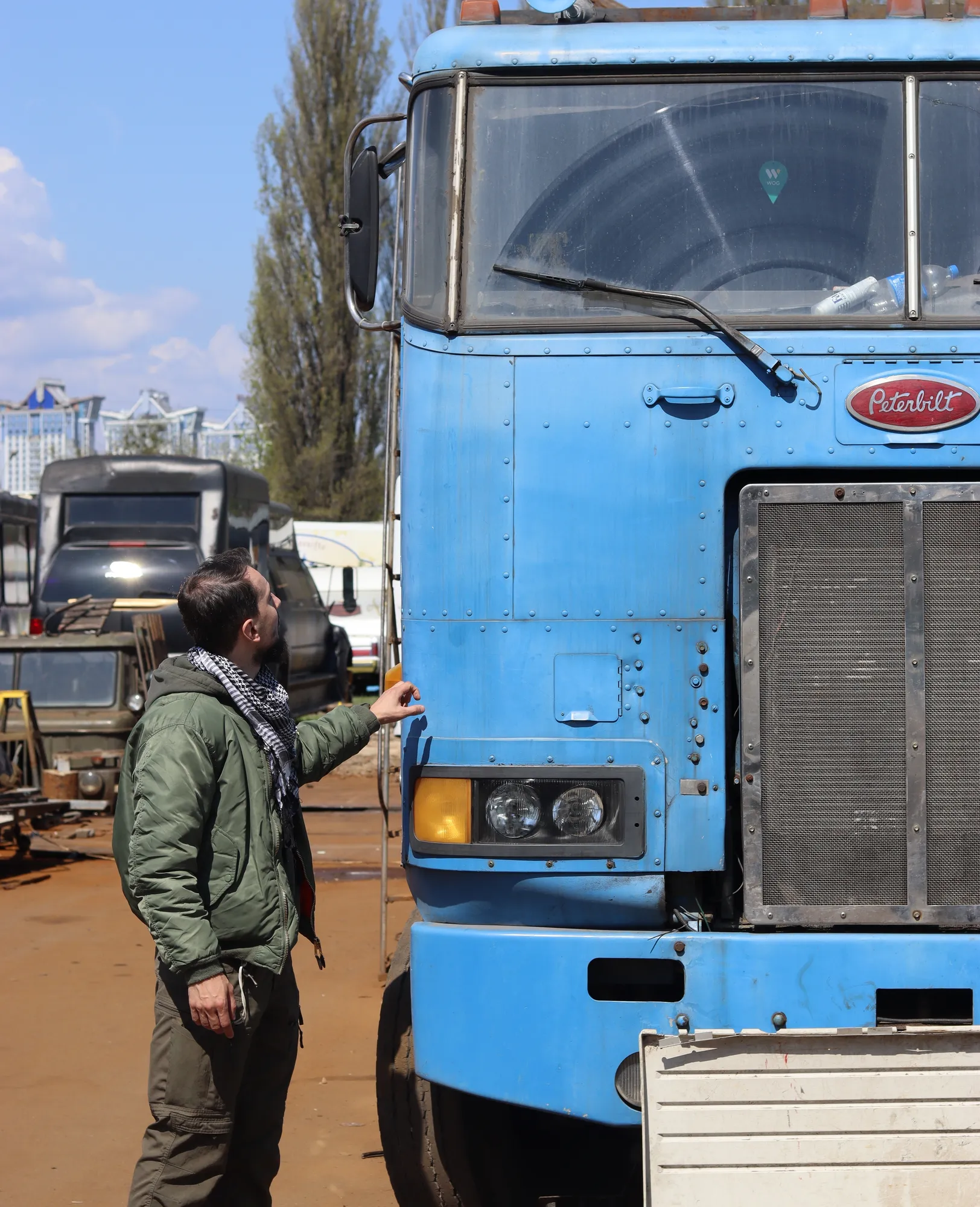 Розміри вантажівки справді вражають Розміри вантажівки справді вражають