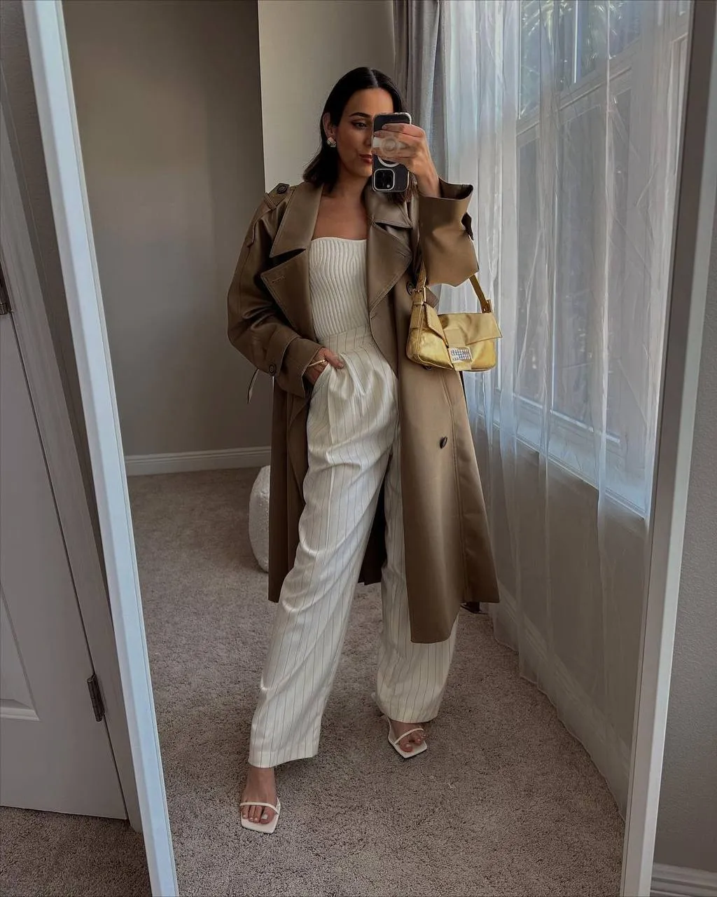 Стильна золотиста сумка на весну 2023 Стильна золотиста сумка на весну 2023