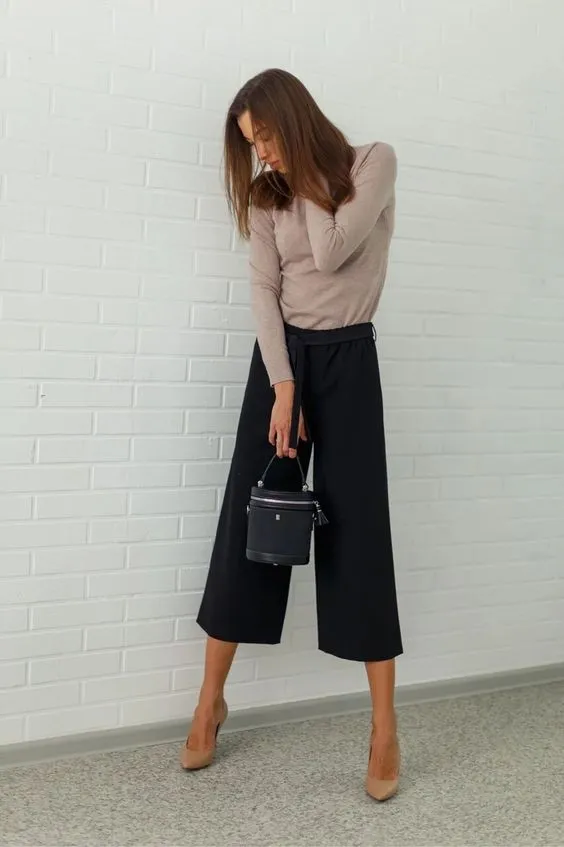 Антитрендовые штаны весны 2023 Антитрендовые штаны весны 2023