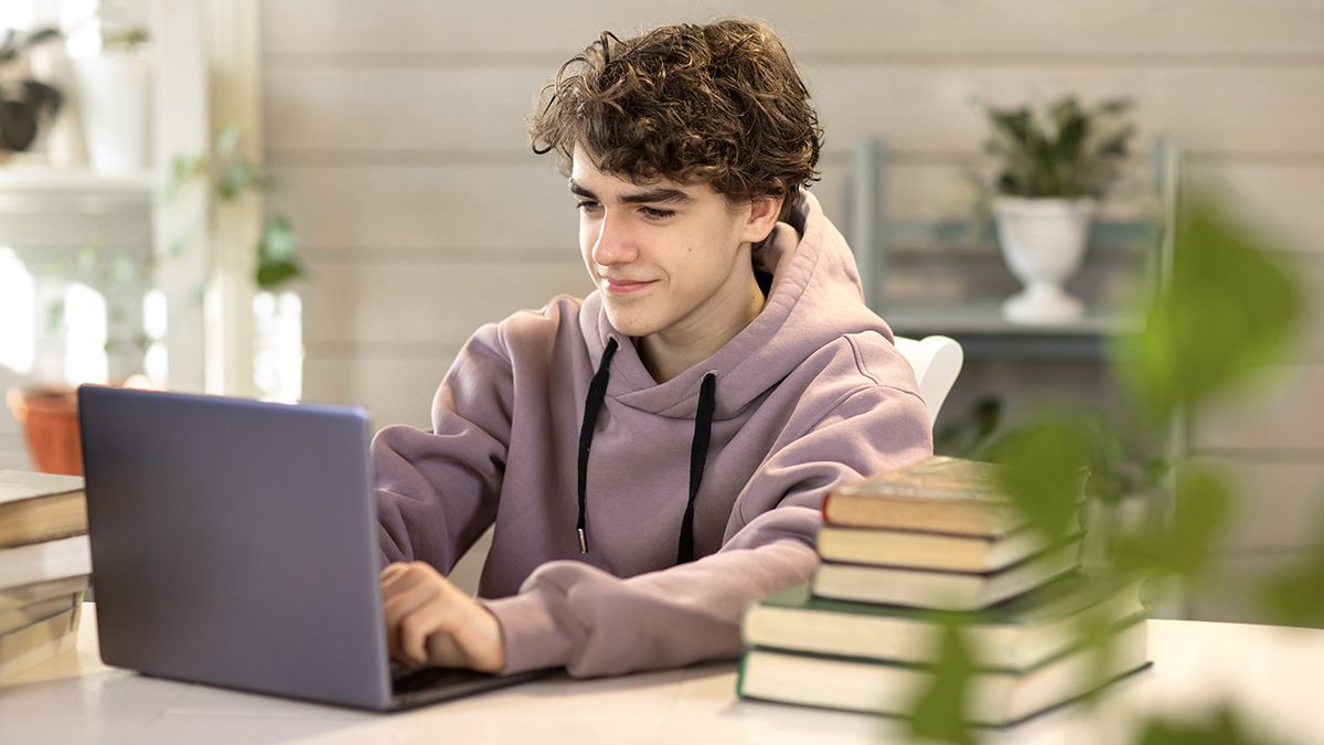 Як українські школярі можуть отримати диплом про завершення закордонної школи Як українські школярі можуть отримати диплом про завершення закордонної школи