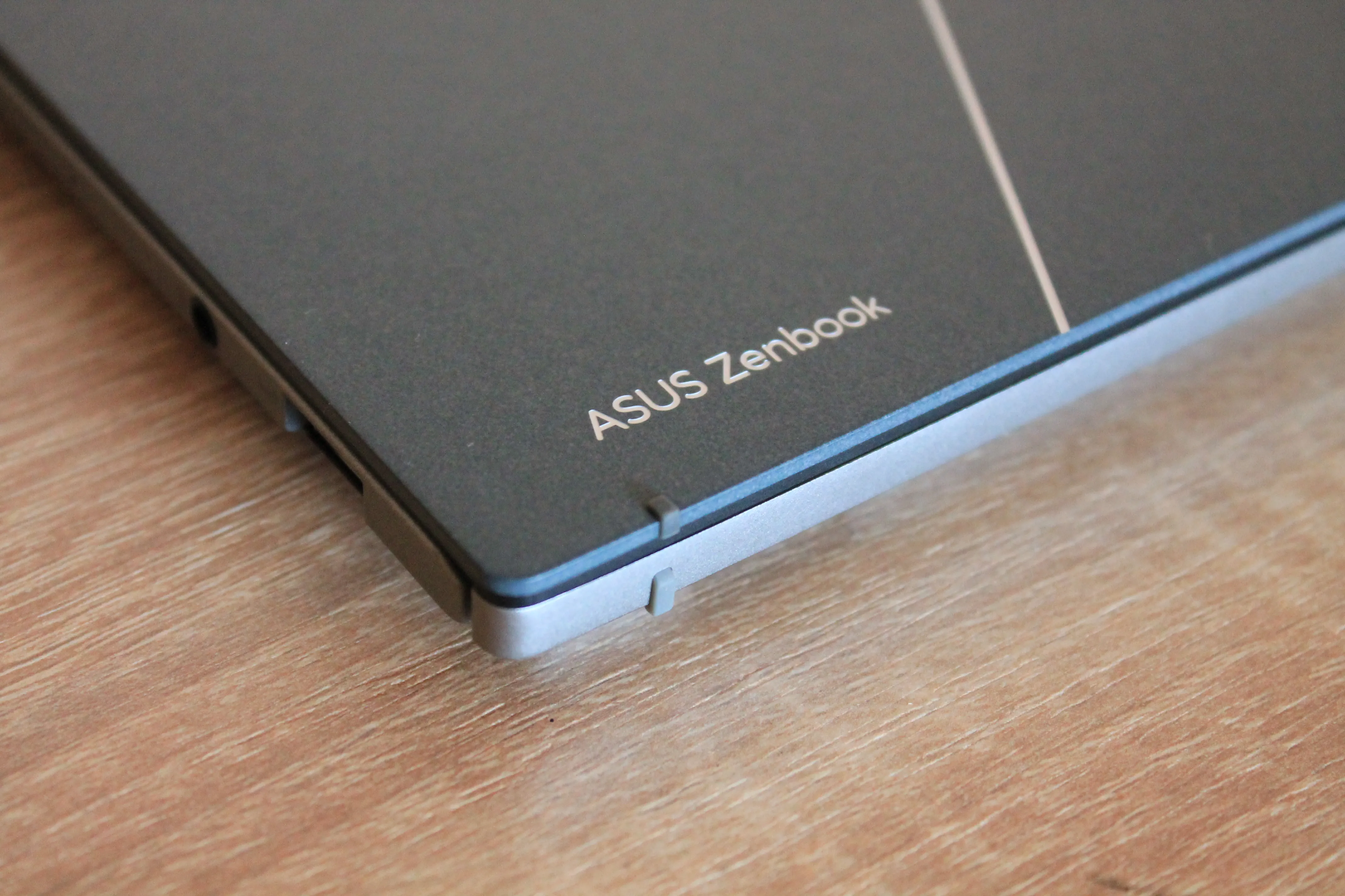 ASUS Zenbook S 13 OLED ASUS Zenbook S 13 OLED