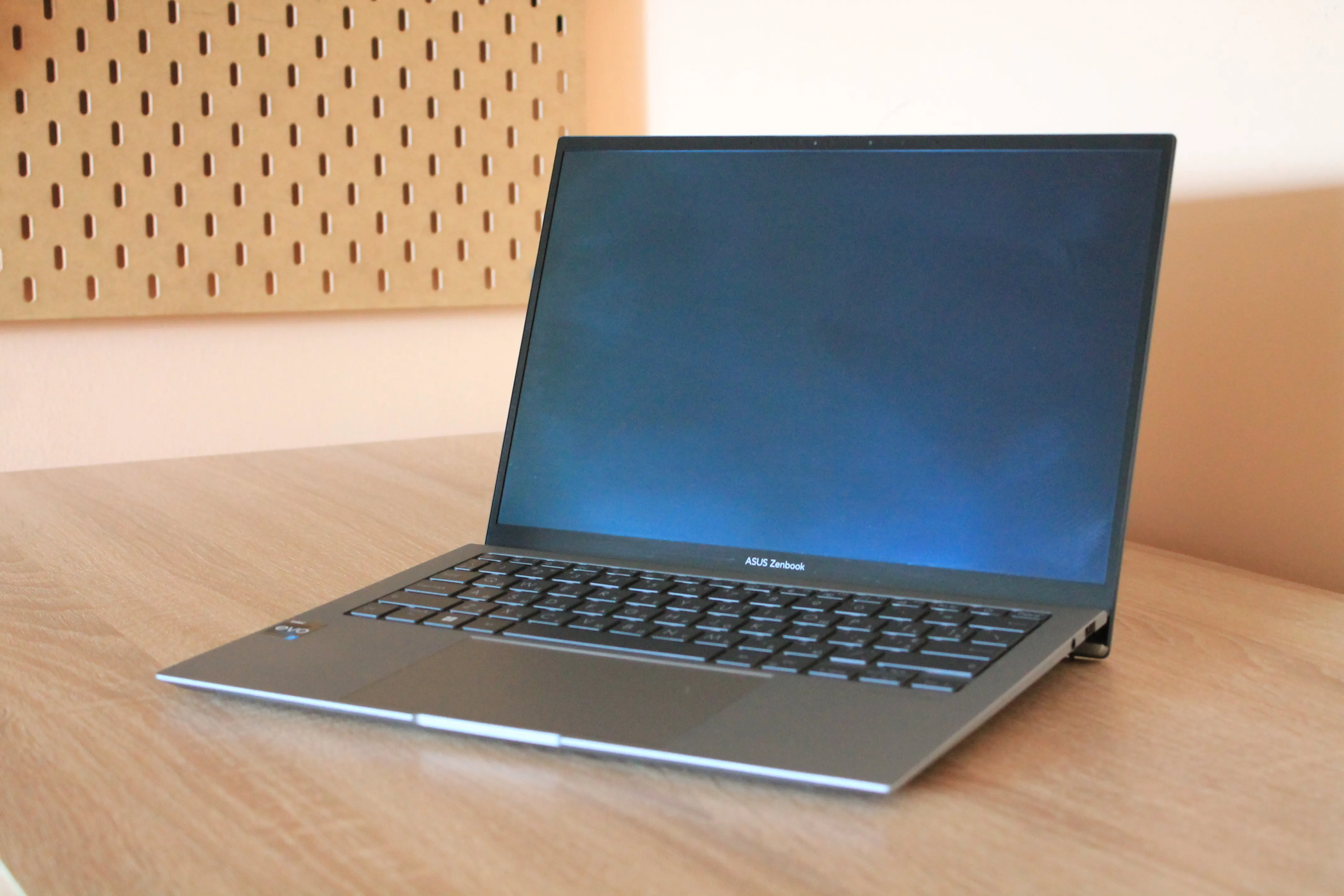 ASUS Zenbook S 13 OLED ASUS Zenbook S 13 OLED