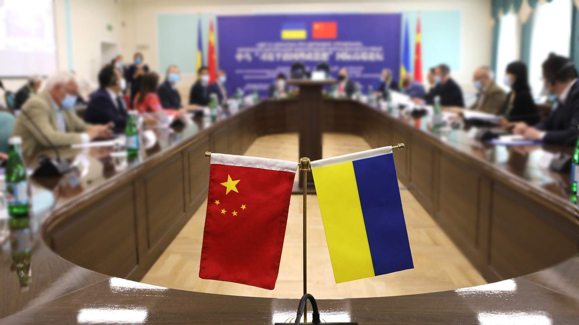 Китай хоче стати посередником для України