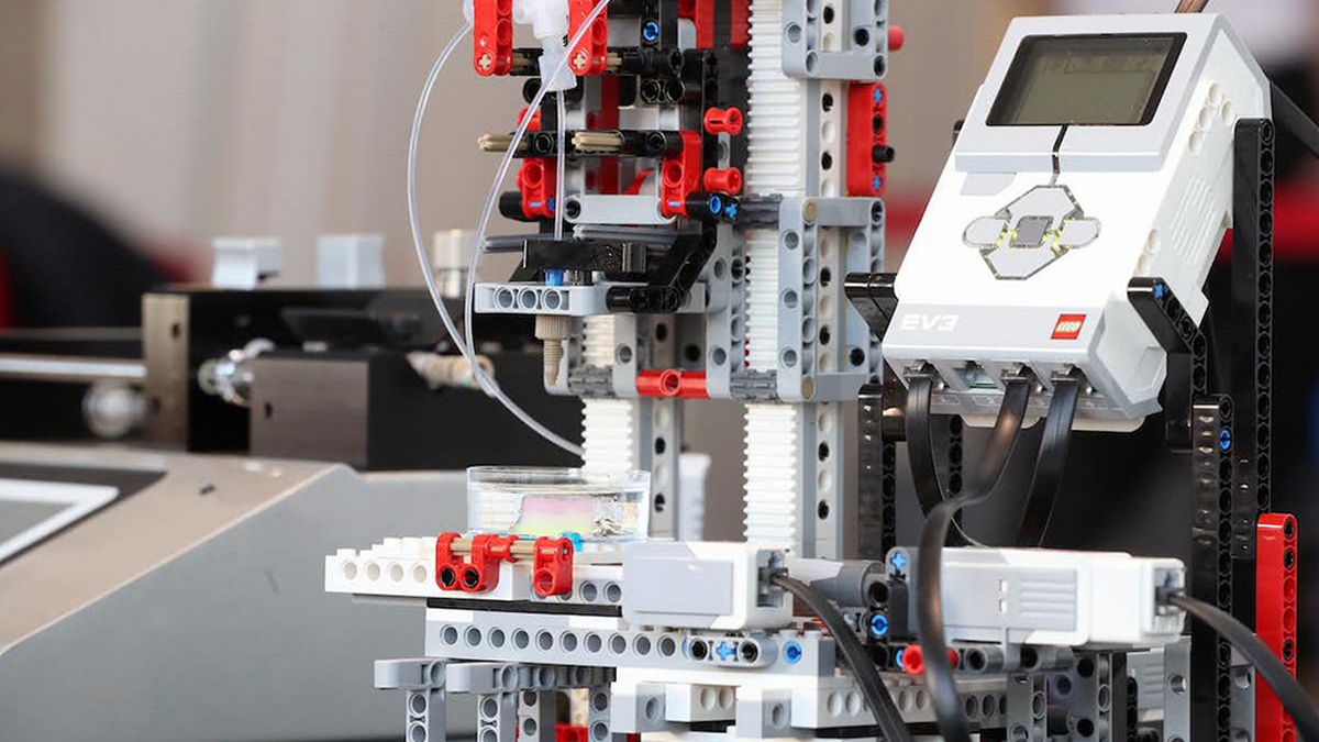 Ученые создали биопринтеер из LEGO, снизив цену с сотен тысяч до 624 долларов