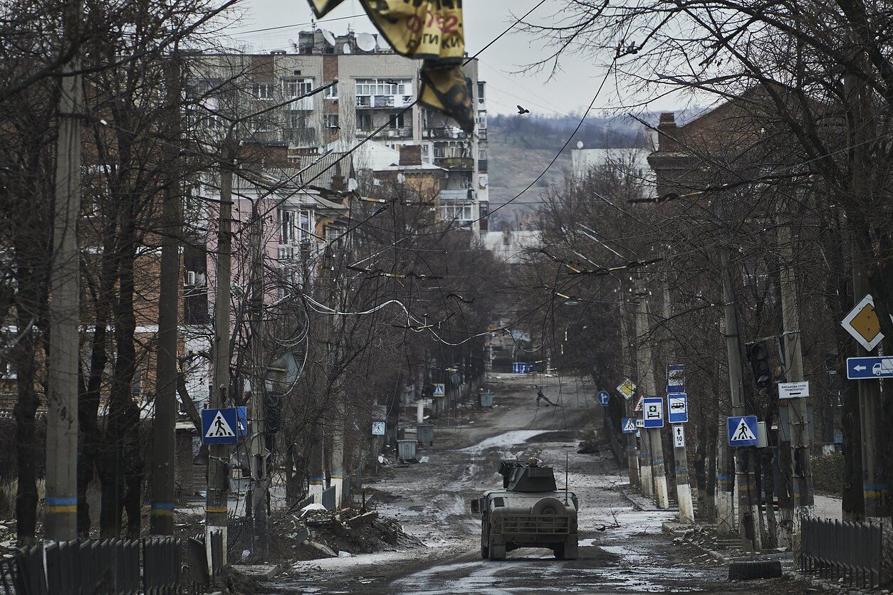 Ситуация в Бахмуте является динамичной и напряженной