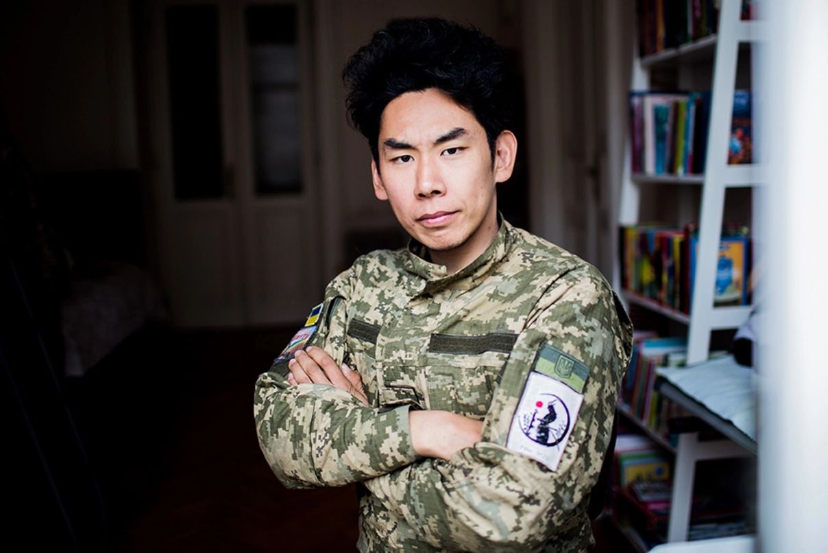 "Путь самурая": японец преодолел 10 тысяч километров, чтобы воевать в ВСУ - 24 Канал "Путь самурая": японец преодолел 10 тысяч километров, чтобы воевать в ВСУ - 24 Канал