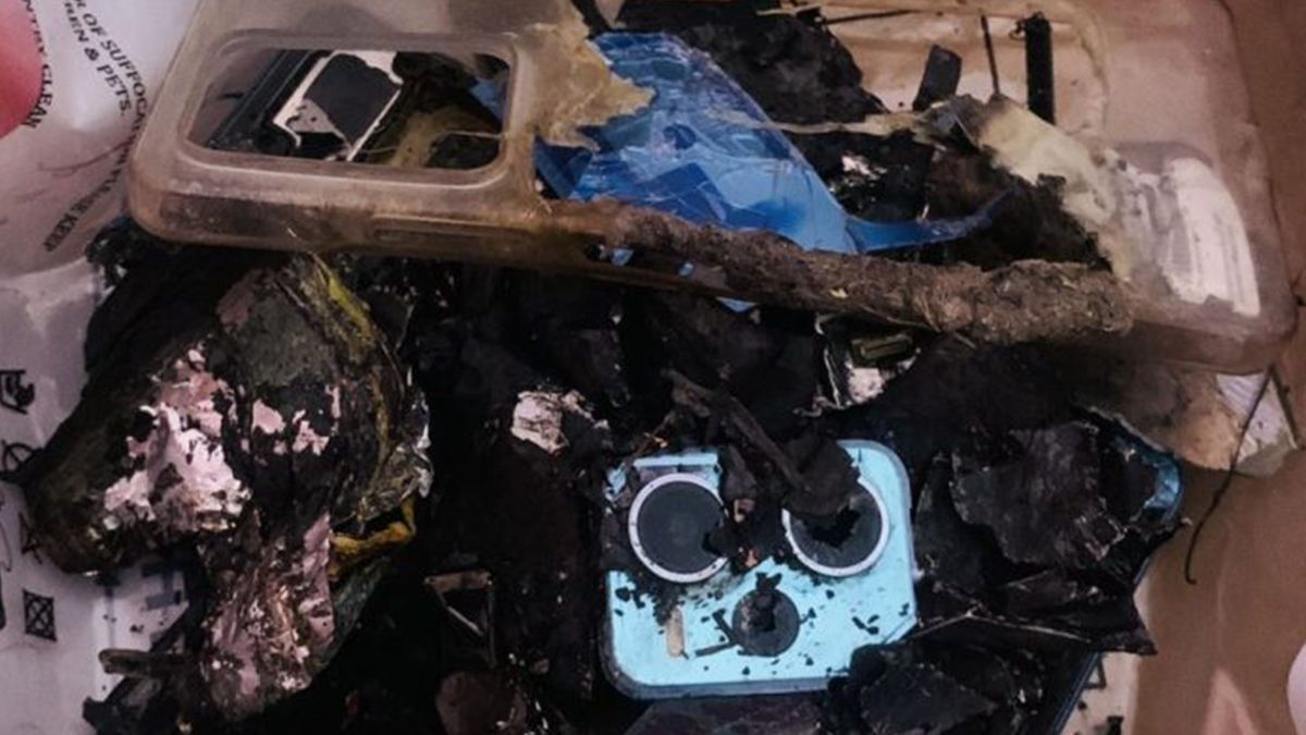 Xiaomi Redmi Note 12 Pro загорелся в кармане пользователя Xiaomi Redmi Note 12 Pro загорелся в кармане пользователя