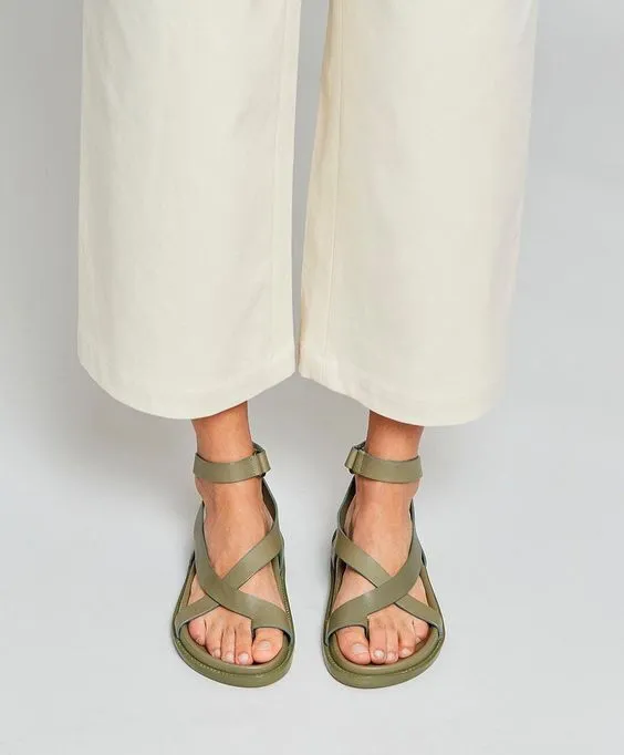 Актуальне взуття на літо 2023 Актуальне взуття на літо 2023