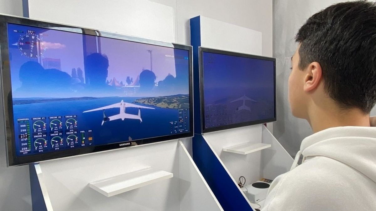 Український літак "Мрія" показали в цифровому вигляді на виставці в Туреччині