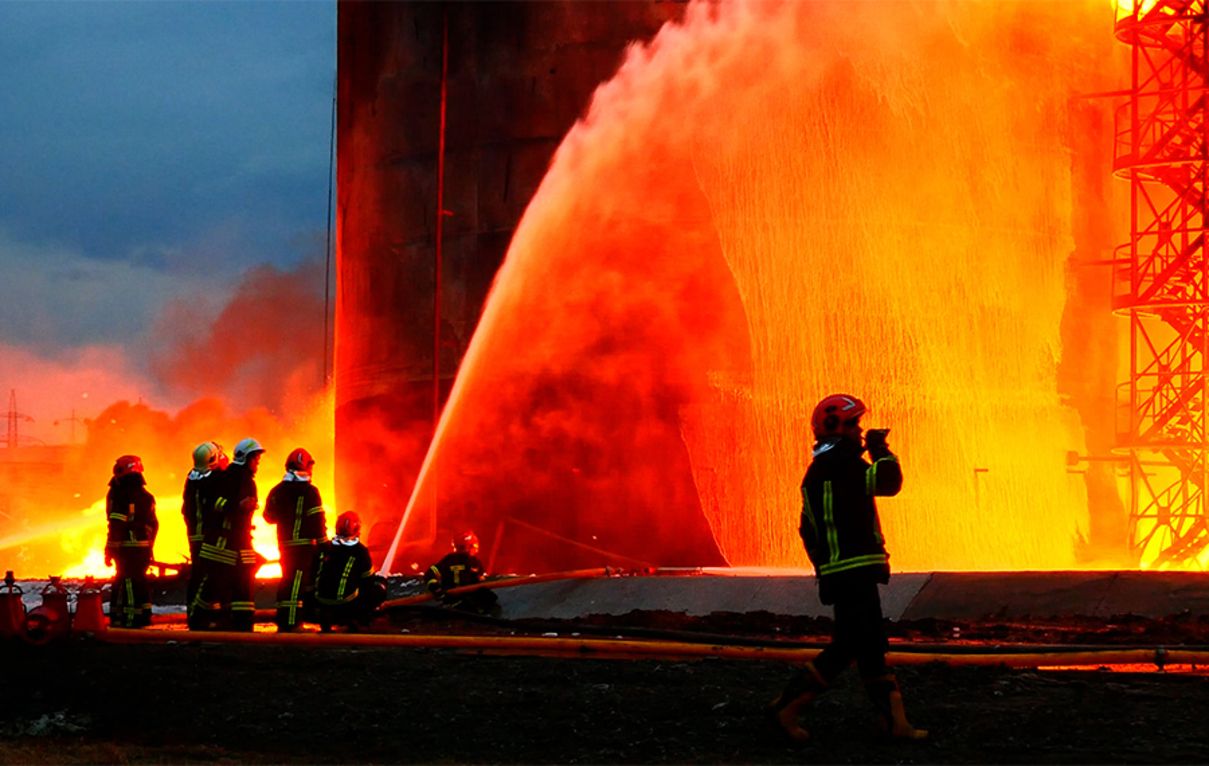 Втрати є щомісяця: скільки нафтобаз зруйнували загарбники в Україні - Економіка Втрати є щомісяця: скільки нафтобаз зруйнували загарбники в Україні - Економіка