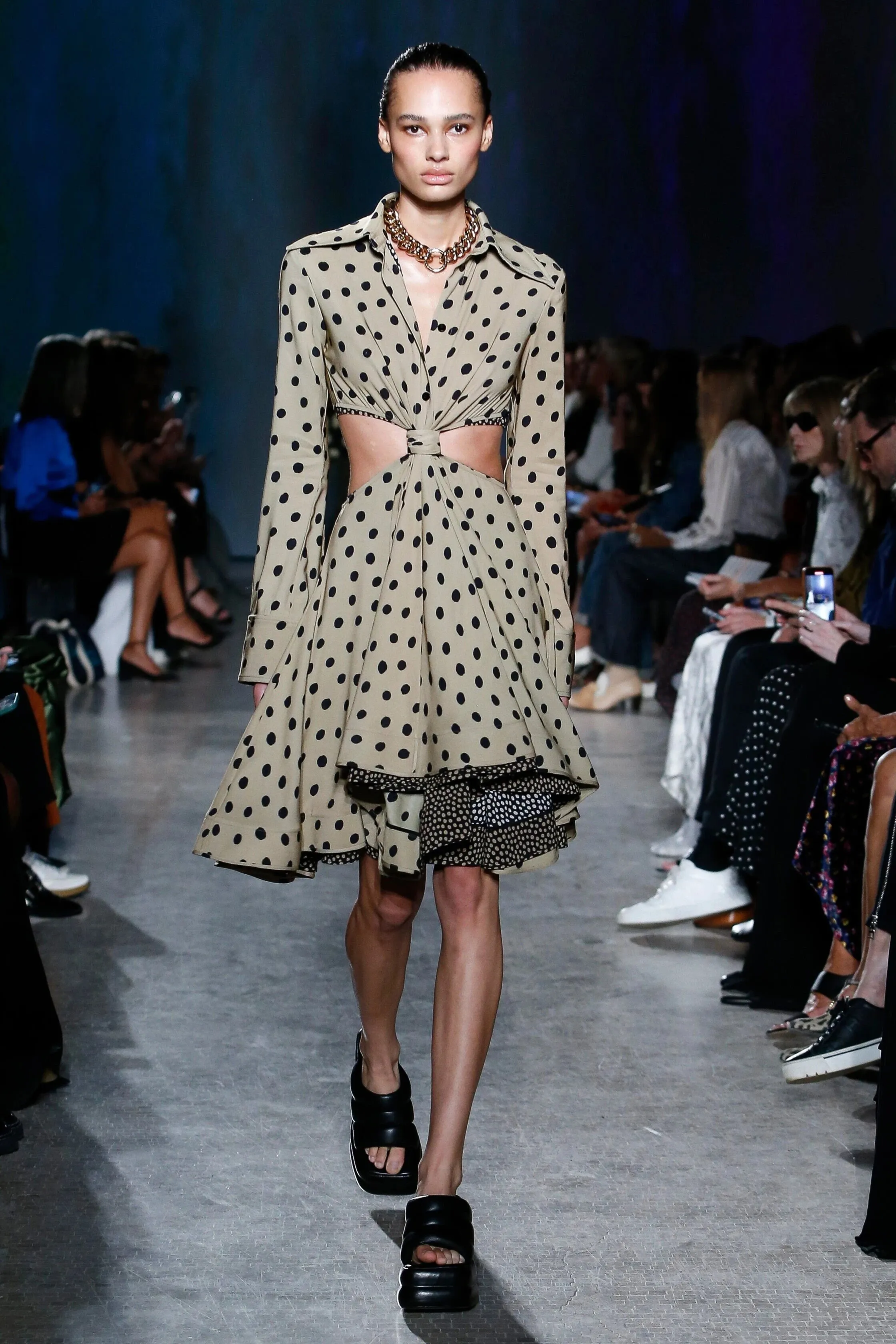 Модні сукні для романтичного побачення Модні сукні для романтичного побачення