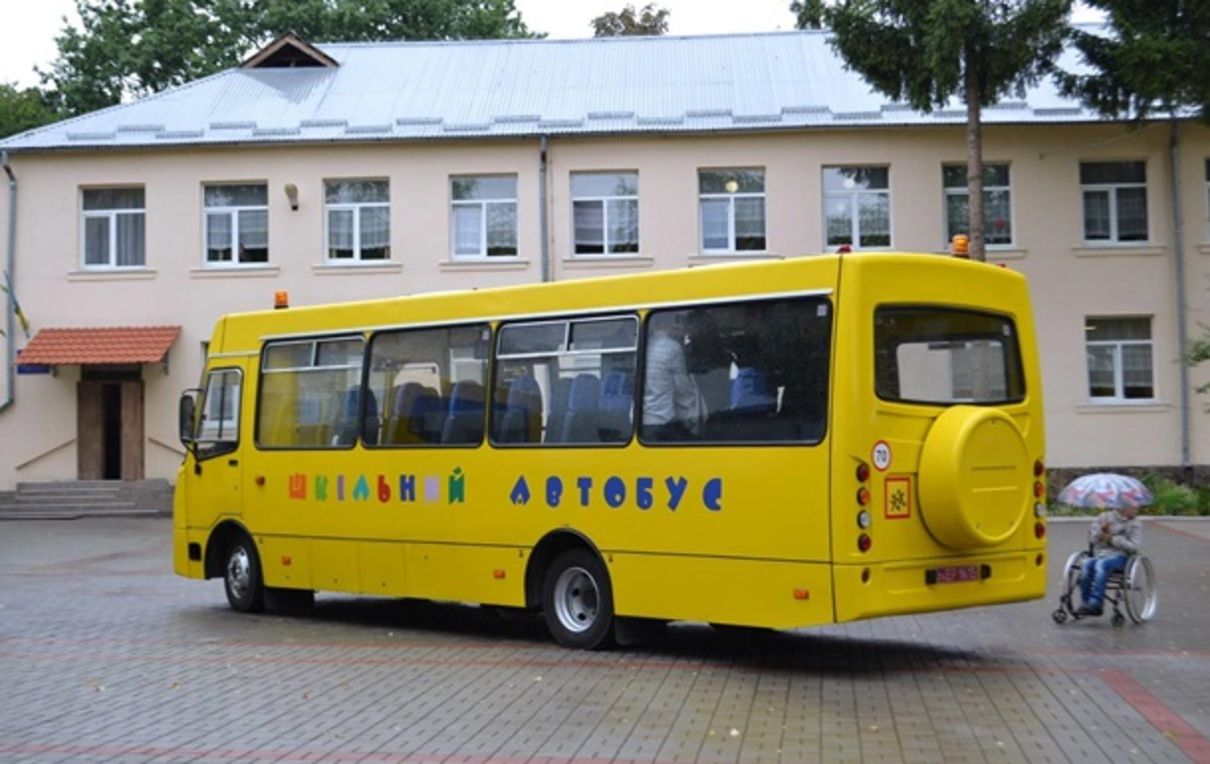 Кабмин выделил средства на новые школьные автобусы
