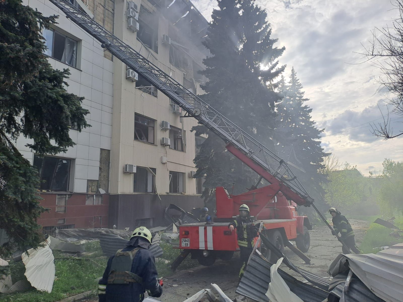 Обстрел Краматорска, Славянска 5 мая 2023 года - атаковали завод Зевс Керамика - детали - 24 Канал