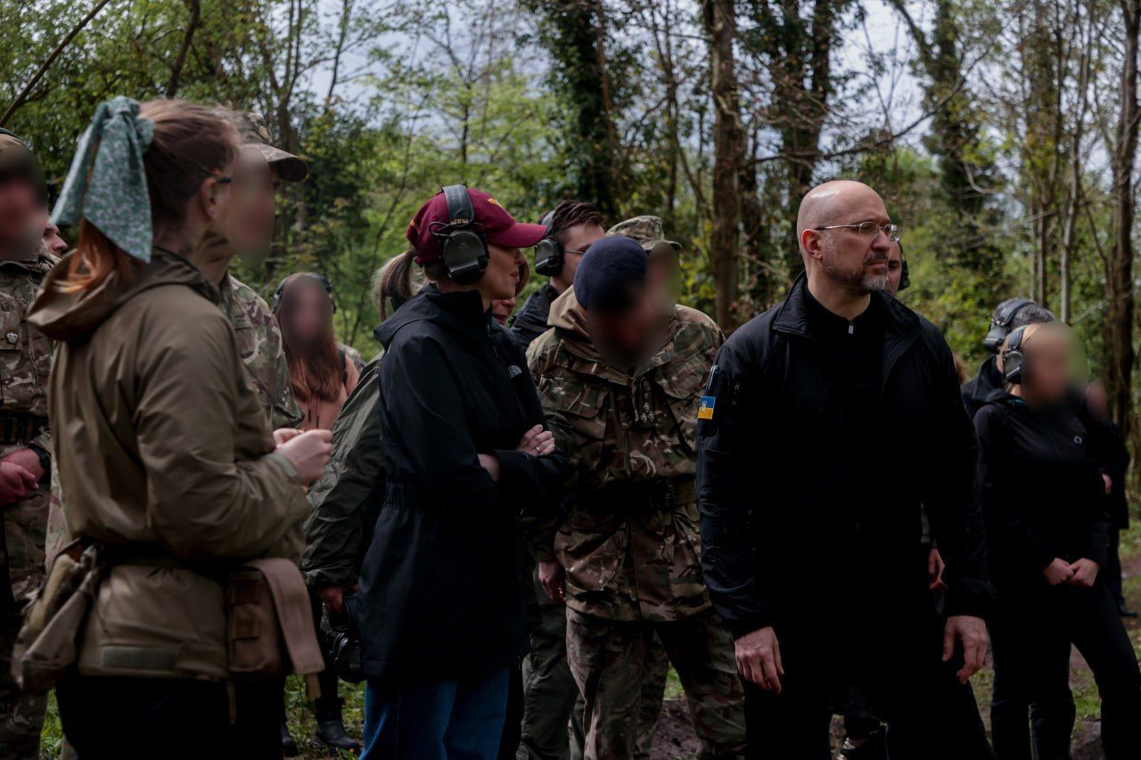 Шмигаль увидел подготовку украинцев в Британии