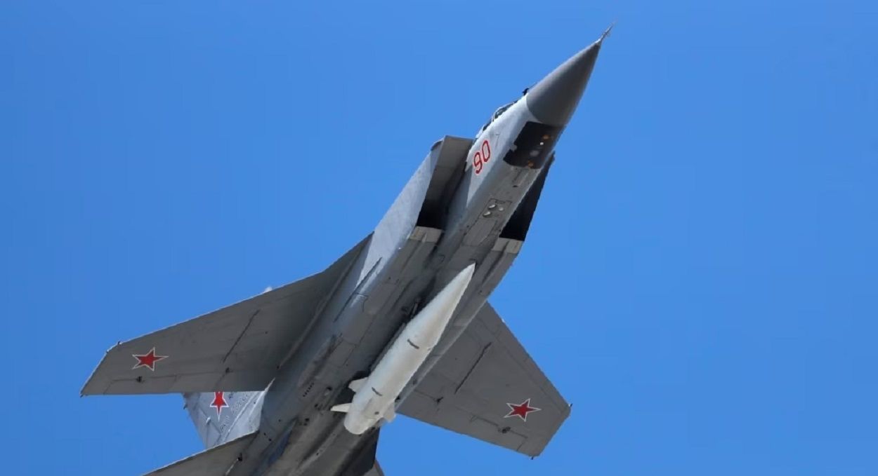 Кинжал Х-47 впервые сбили – огромный успех Воздушных сил ВСУ - 24 Канал Кинжал Х-47 впервые сбили – огромный успех Воздушных сил ВСУ - 24 Канал