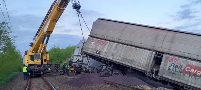 9 вагонів угорського поїзда зійшли з рейок між станціями Újfehértó і Hajdúhadház 9 вагонів угорського поїзда зійшли з рейок між станціями Újfehértó і Hajdúhadház