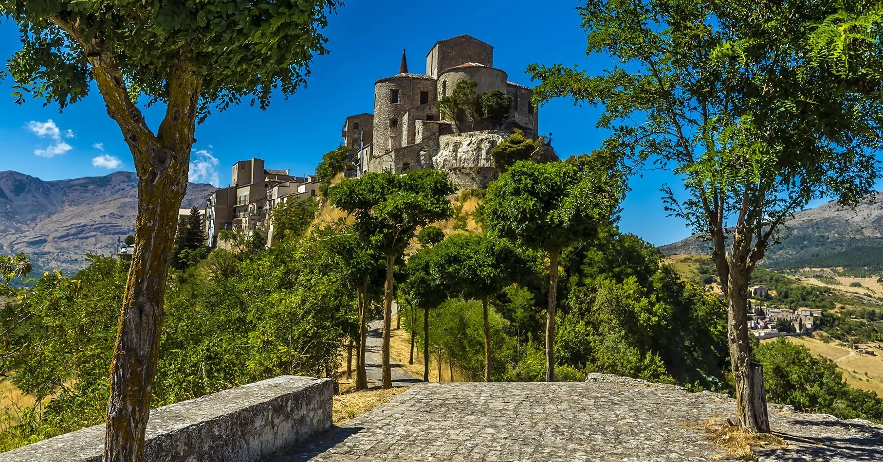 Мальовничі краєвиди Петралії-Сопрани Мальовничі краєвиди Петралії-Сопрани