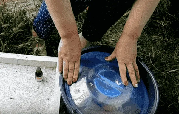 Закрываем раствор крышкой Закрываем раствор крышкой