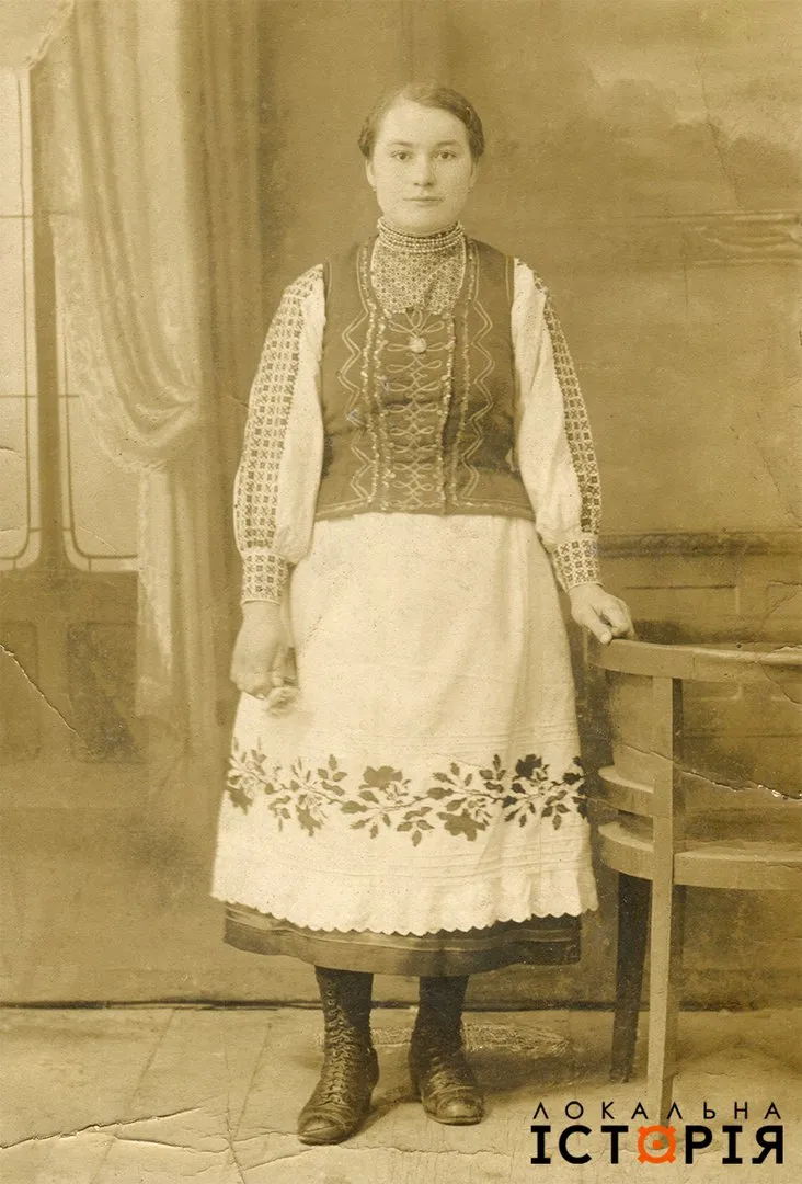 Стародавні вишиванки українців Стародавні вишиванки українців