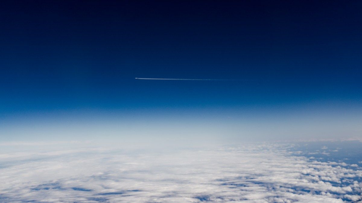 Стратосфера Земли наполнена таинственными сигналами, неслышными человеческим ухом Стратосфера Земли наполнена таинственными сигналами, неслышными человеческим ухом