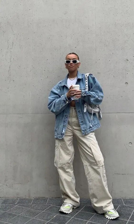 Стильні образи зі штанами карго Стильні образи зі штанами карго