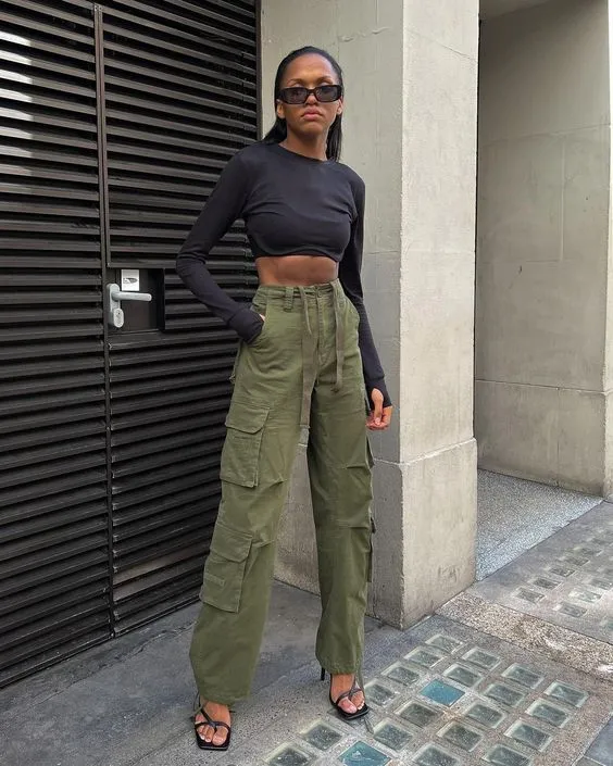 Стильні образи зі штанами карго Стильні образи зі штанами карго