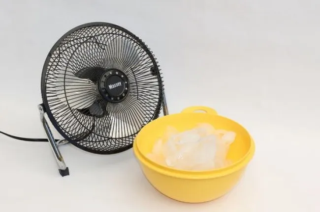 Лід перед вентилятором Лід перед вентилятором
