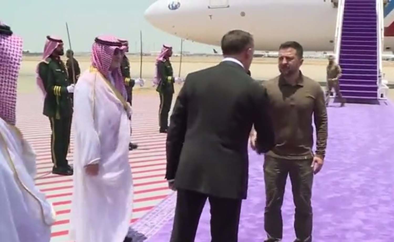 Зеленський прибув у Саудівську Аравію (фото із зустрічі в Україні)