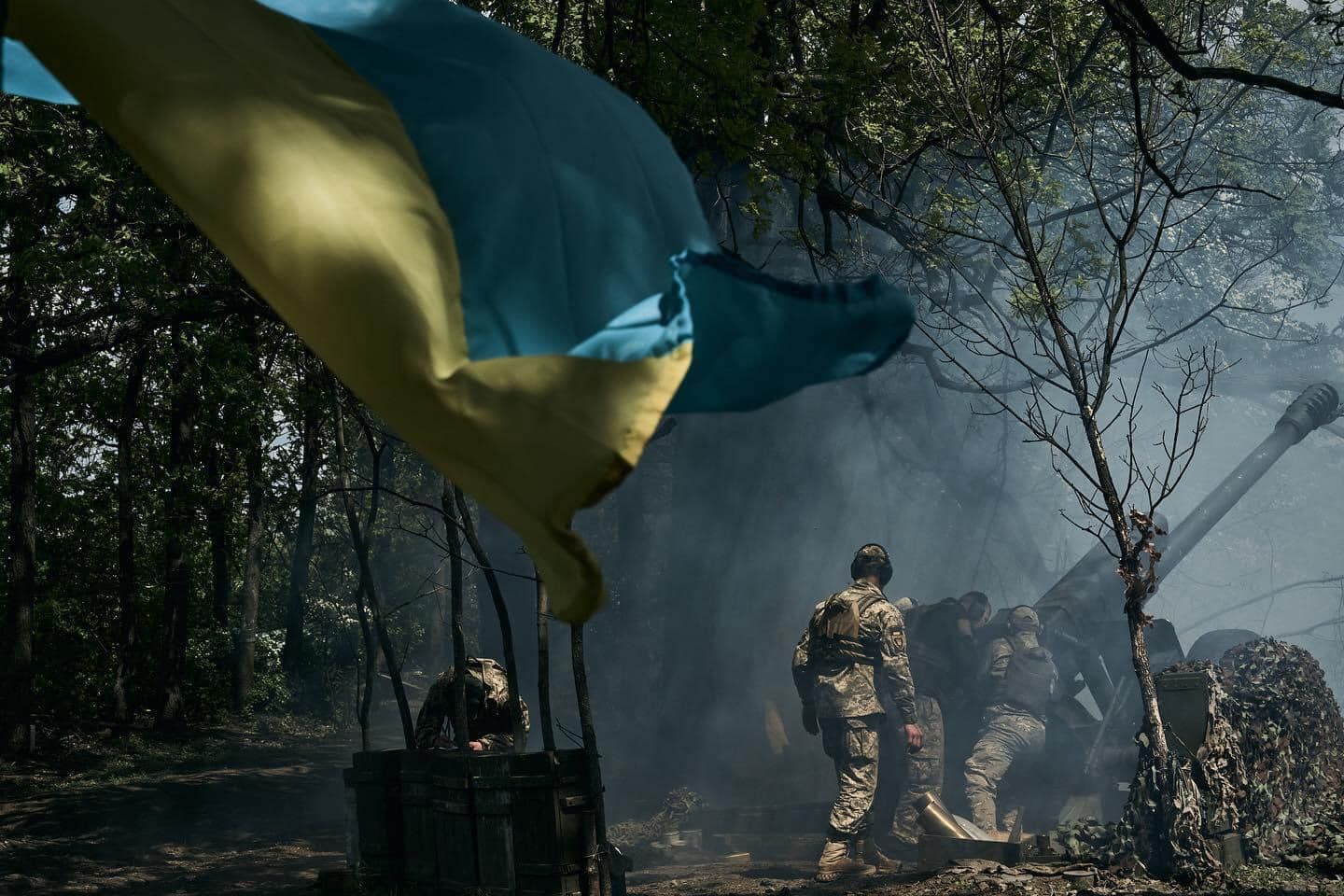 Українські оборонці стримують ворога під Бахмутом