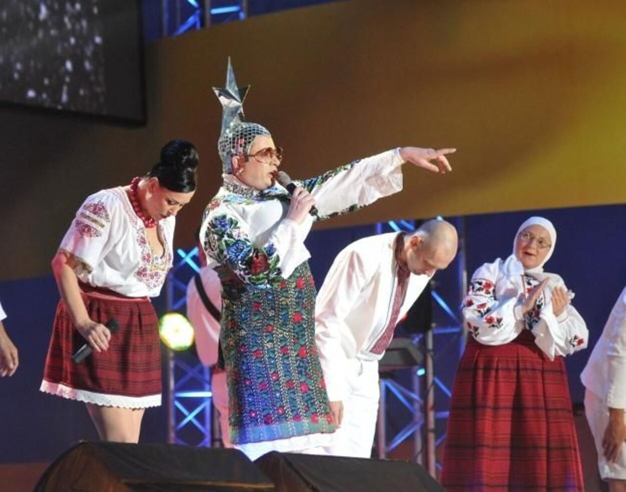 У Краснодарі співали Ще не вмерла Україна - через пісню Сердючки почали розслідування - 24 Канал У Краснодарі співали Ще не вмерла Україна - через пісню Сердючки почали розслідування - 24 Канал