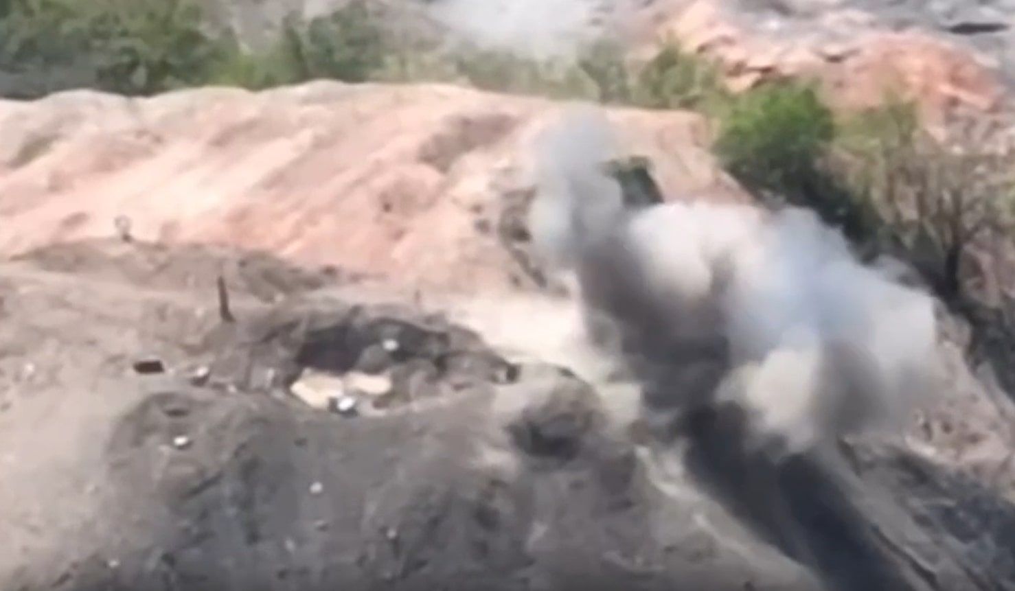 Украинские герои дроном-камикадзе уничтожили российский комплекс наблюдения Муром-П Украинские герои дроном-камикадзе уничтожили российский комплекс наблюдения Муром-П