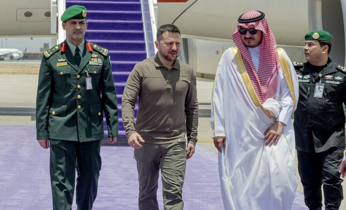 Владимир Зеленский 19 мая прибыл в Саудовскую Аравию