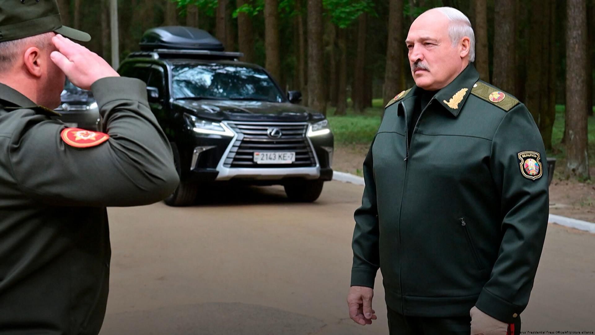 Лукашенко тривалий час був не публічний