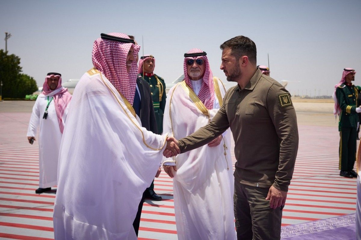 Володимир Зеленський під час візиту до Саудівської Аравії Володимир Зеленський під час візиту до Саудівської Аравії