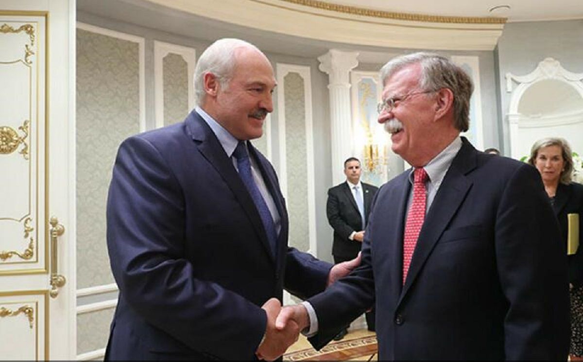 "Он показал мне карту": Болтон рассказал о встрече с Лукашенко и санкциях - 24 Канал